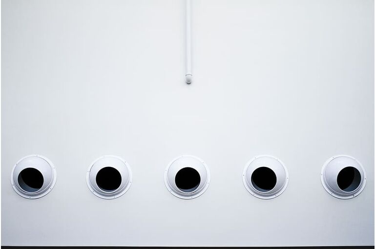 building-pipe-window-round