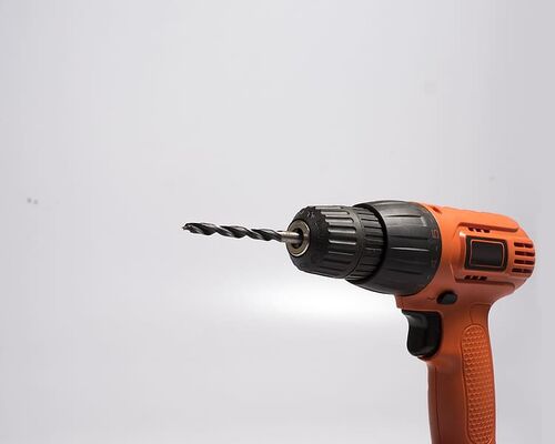 drill-proper-tools-screw